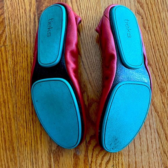EUC Tieks ballet shoes size 7 Cardinal Red - Picture 4 of 4